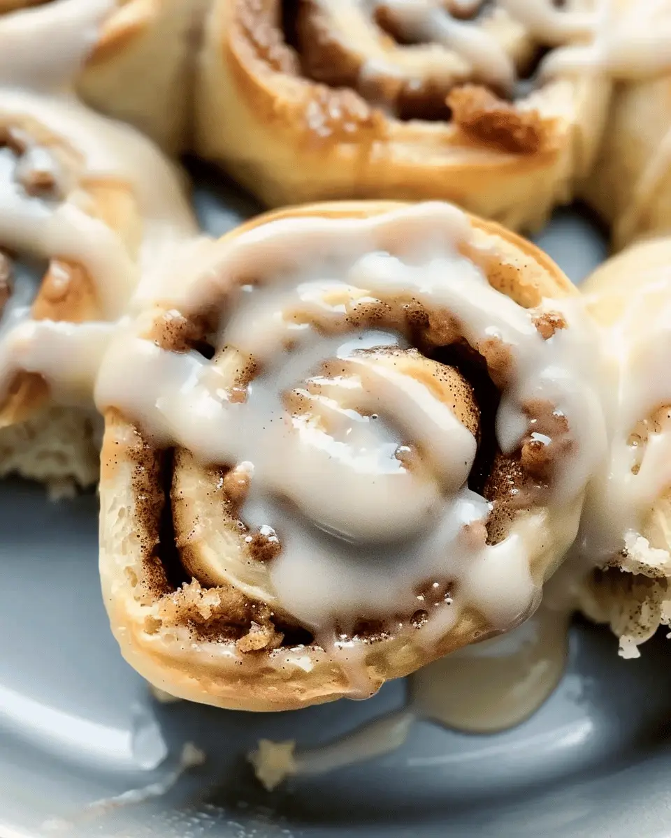 Copycat Cinnabon Cinnamon Rolls: Easy Homemade Indulgence