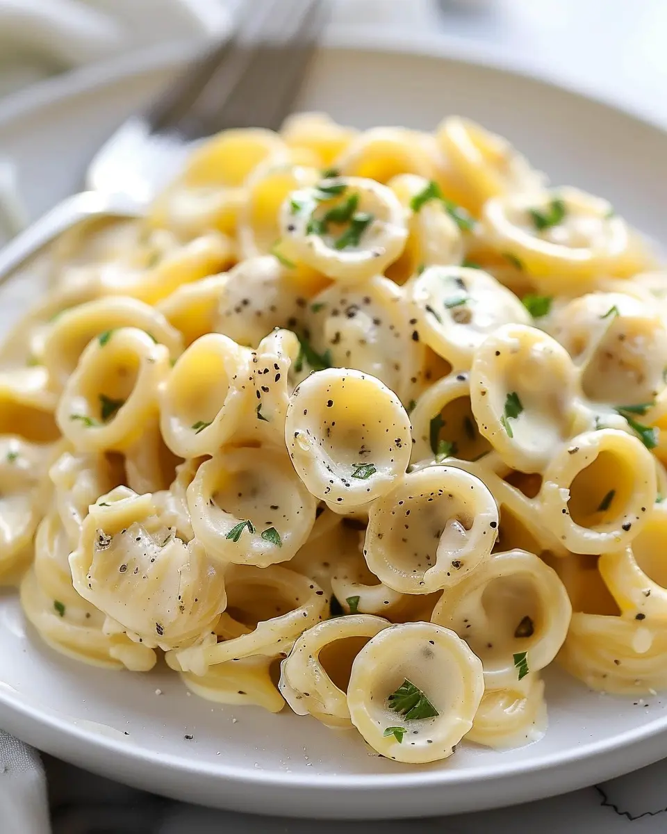 Garlic Butter Pasta: Easy Recipe with Turkey Bacon Delight